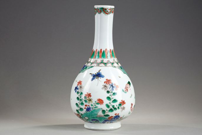 Bottle vase Famille verte porcelain | MasterArt